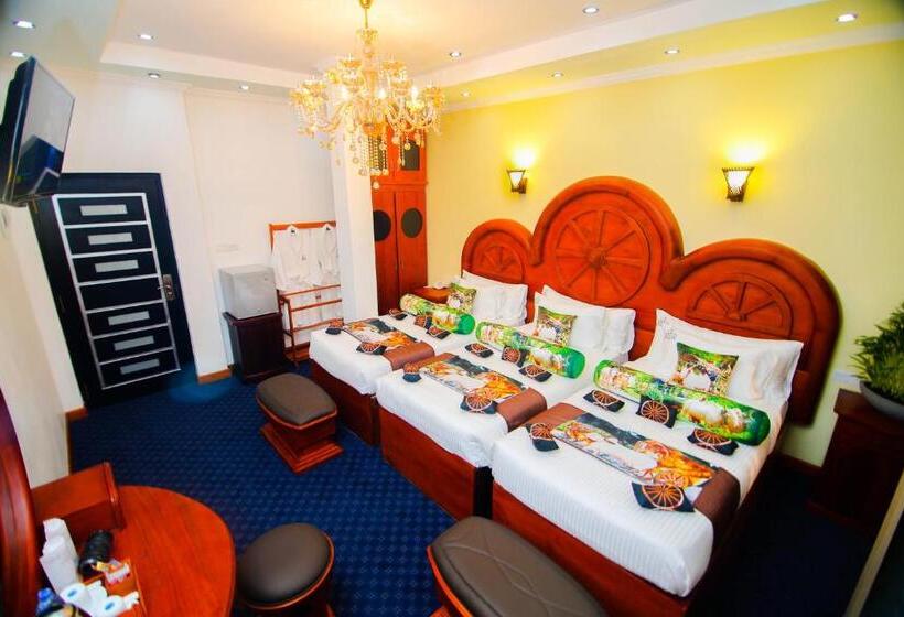 标准三人间, White House