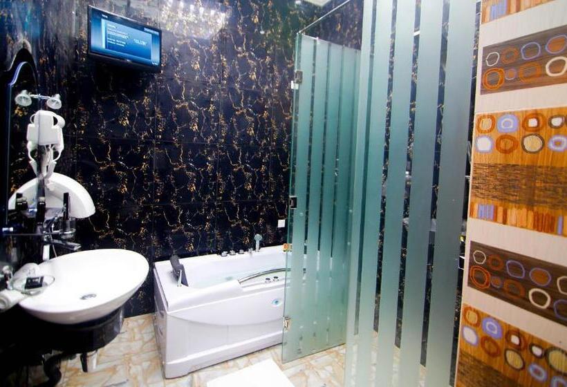 家庭间, White House