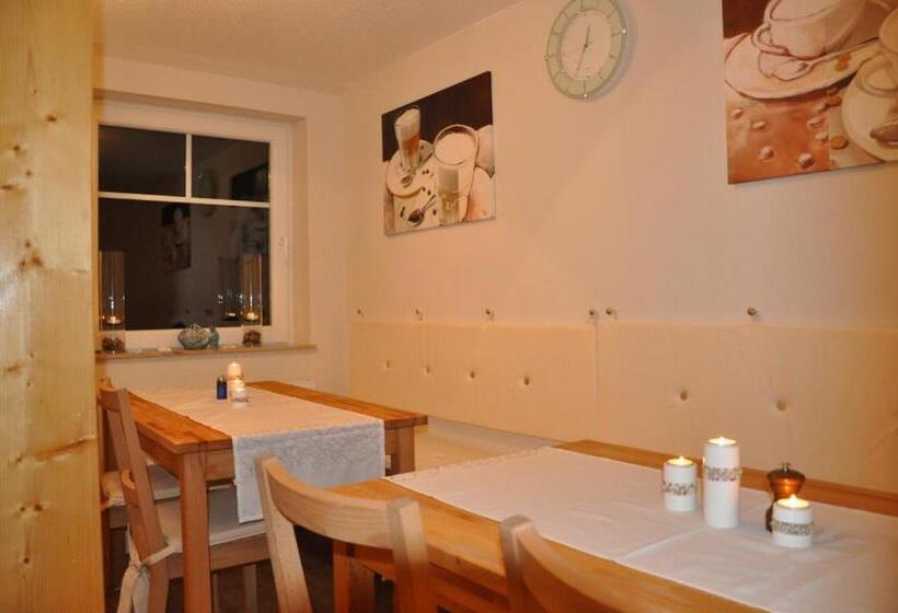 Номер Deluxe, Apartuum