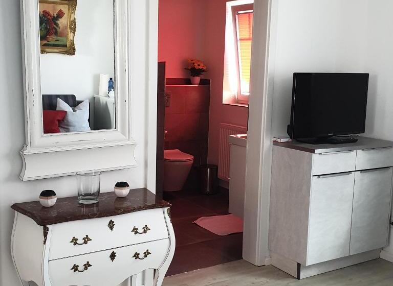 Полулюкс с Балконом, Apartuum