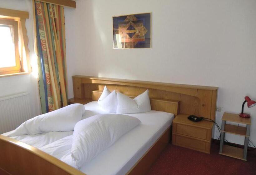 شقة 3 غرف, Garni Rudigier