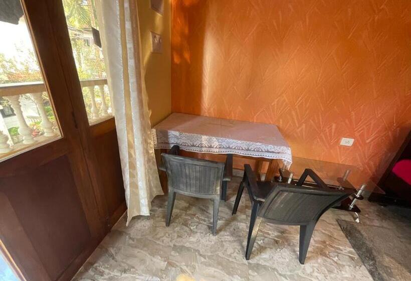 חדר דלוקס, Jason Guest House