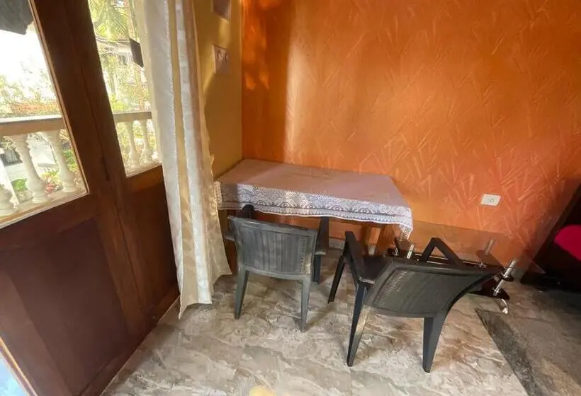 اتاق لوکس, Jason Guest House