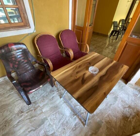 اتاق لوکس, Jason Guest House
