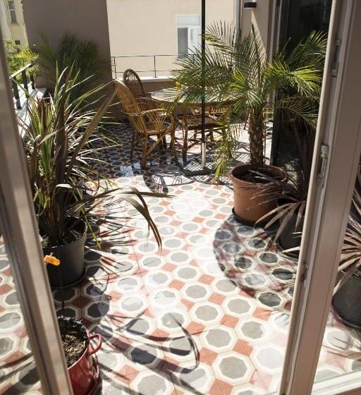 1 Bedroom Penthouse Apartment, Kumbaracı Apartments & Suites