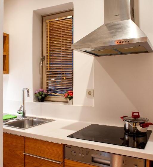 آپارتمان لوکس 1 خوابه, Kumbaracı Apartments & Suites