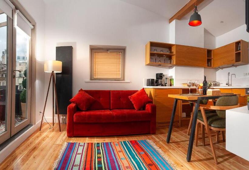 1 Bedroom Penthouse Apartment, Kumbaracı Apartments & Suites