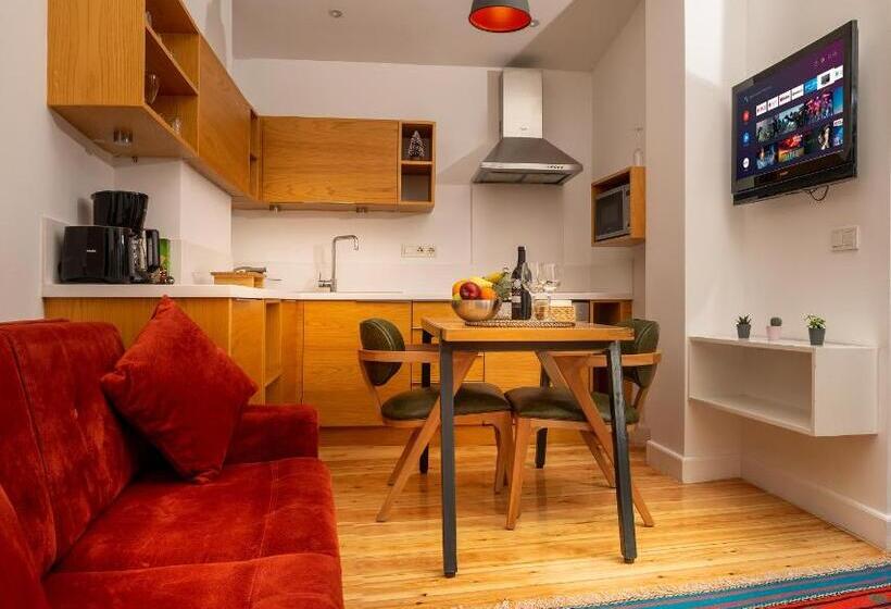 1 Bedroom Penthouse Apartment, Kumbaracı Apartments & Suites