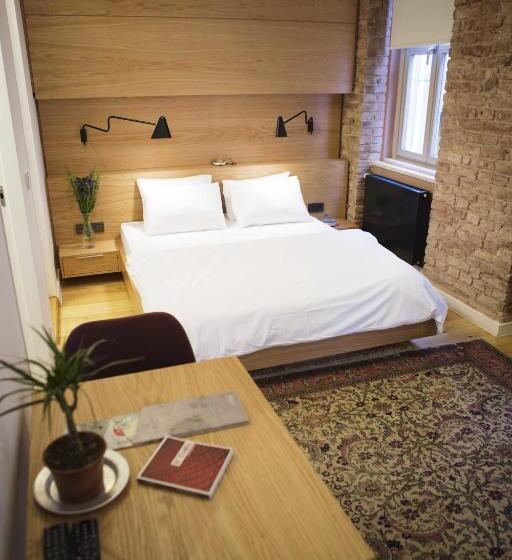 سوئیت با بالکن, Kumbaracı Apartments & Suites