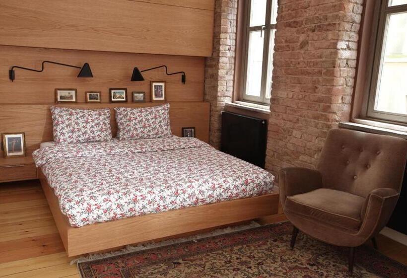 سوئیت با بالکن, Kumbaracı Apartments & Suites