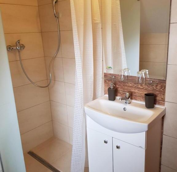 Suite with lake view, Penzión Prameň