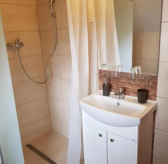 Suite with lake view, Penzión Prameň