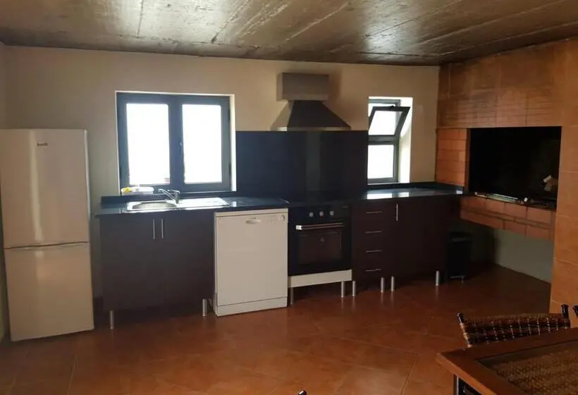 ３ベッドルームハウス, Quinta Escola