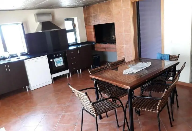 ３ベッドルームハウス, Quinta Escola