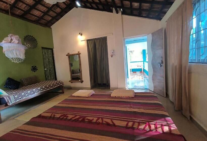 Семейный Номер, Ff Space, Beach Property Only For Shanti Yoga People, Mandremarambol Beach