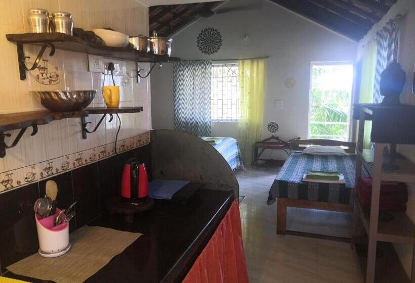 Семейное Студио, Ff Space, Beach Property Only For Shanti Yoga People, Mandremarambol Beach