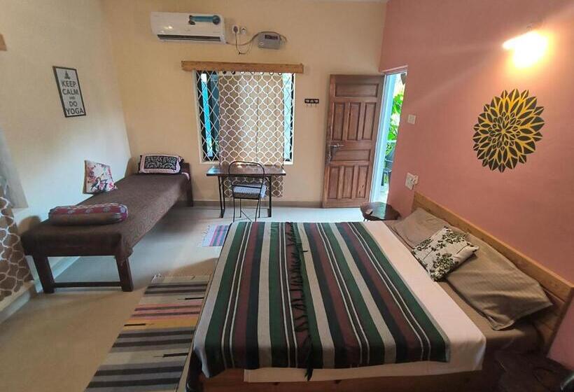 Трехместный Номер Deluxe, Ff Space, Beach Property Only For Shanti Yoga People, Mandremarambol Beach