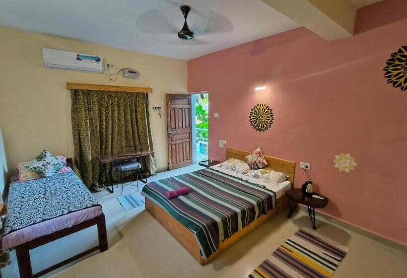 Трехместный Номер Deluxe, Ff Space, Beach Property Only For Shanti Yoga People, Mandremarambol Beach