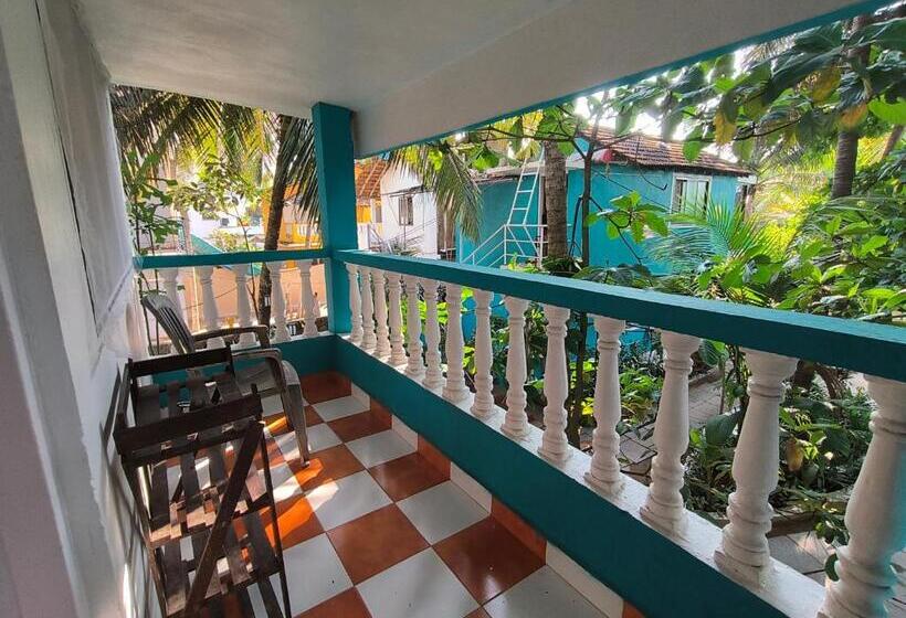 Номер Стандарт с Балконом, Ff Space, Beach Property Only For Shanti Yoga People, Mandremarambol Beach