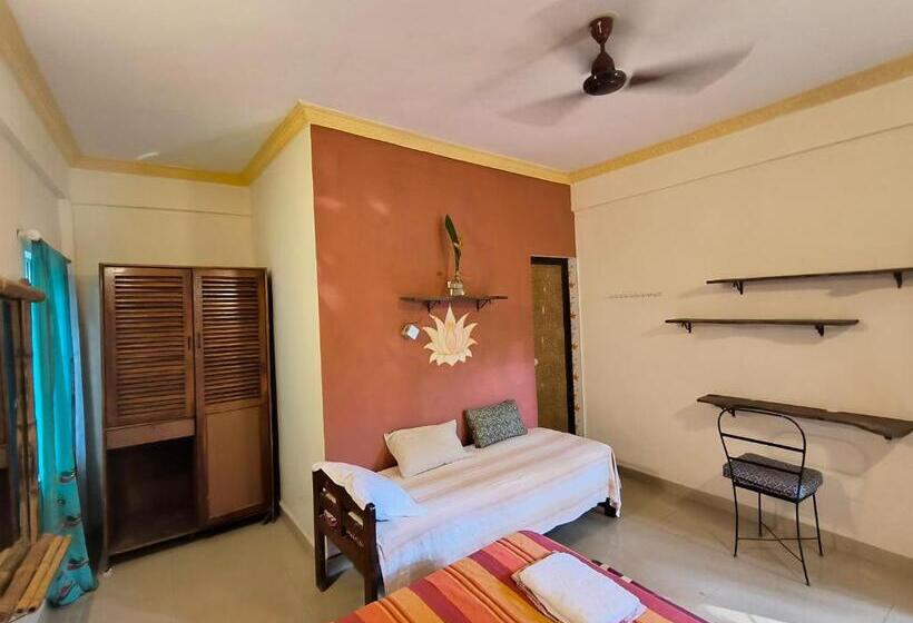 Трехместный Номер Классика, Ff Space, Beach Property Only For Shanti Yoga People, Mandremarambol Beach