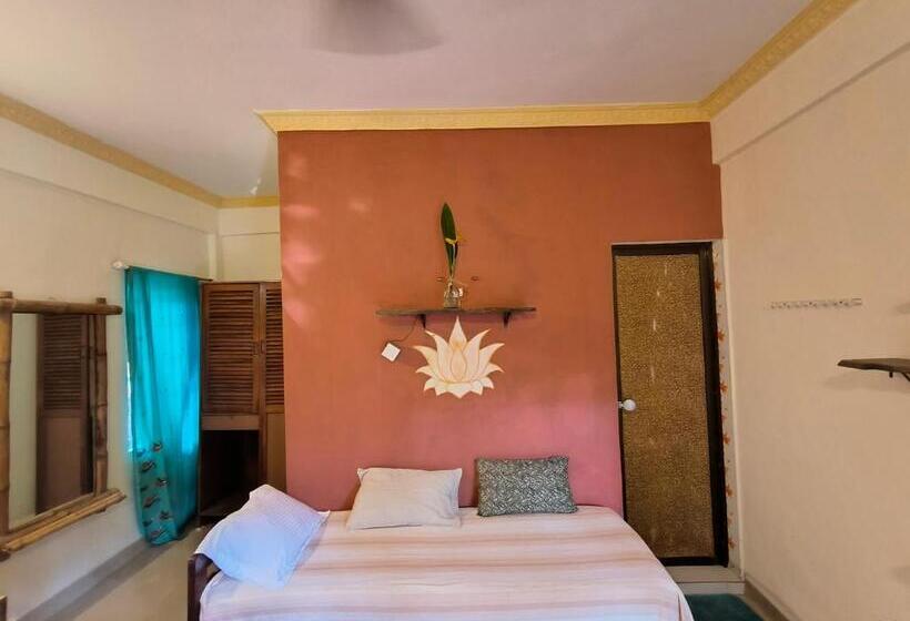 Трехместный Номер Классика, Ff Space, Beach Property Only For Shanti Yoga People, Mandremarambol Beach