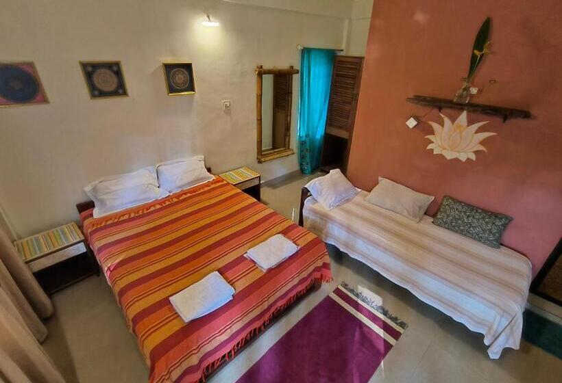 Трехместный Номер Классика, Ff Space, Beach Property Only For Shanti Yoga People, Mandremarambol Beach