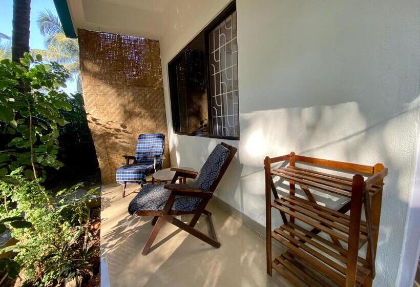 Трехместный Номер Классика, Ff Space, Beach Property Only For Shanti Yoga People, Mandremarambol Beach