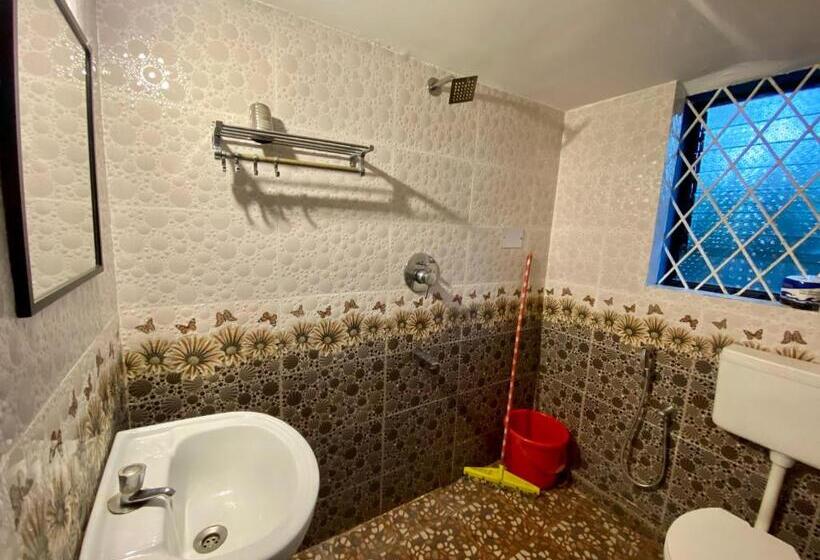 Номер Стандарт Трехместный, Ff Space, Beach Property Only For Shanti Yoga People, Mandremarambol Beach