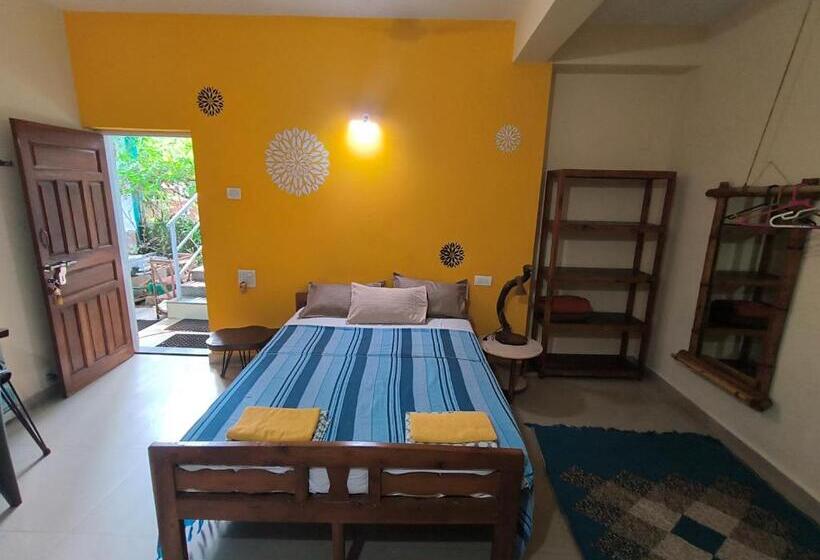 Номер Стандарт Трехместный, Ff Space, Beach Property Only For Shanti Yoga People, Mandremarambol Beach