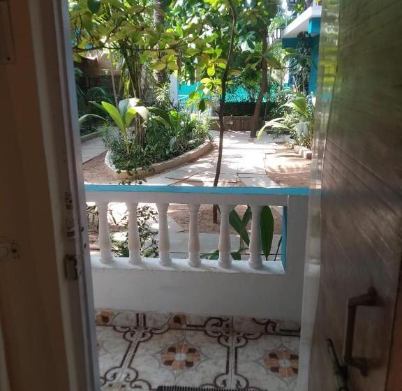 Номер Economy Индивидуальный, Ff Space, Beach Property Only For Shanti Yoga People, Mandremarambol Beach