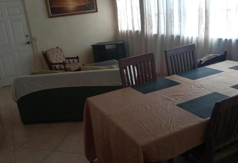 استودیوی استاندارد, Westc