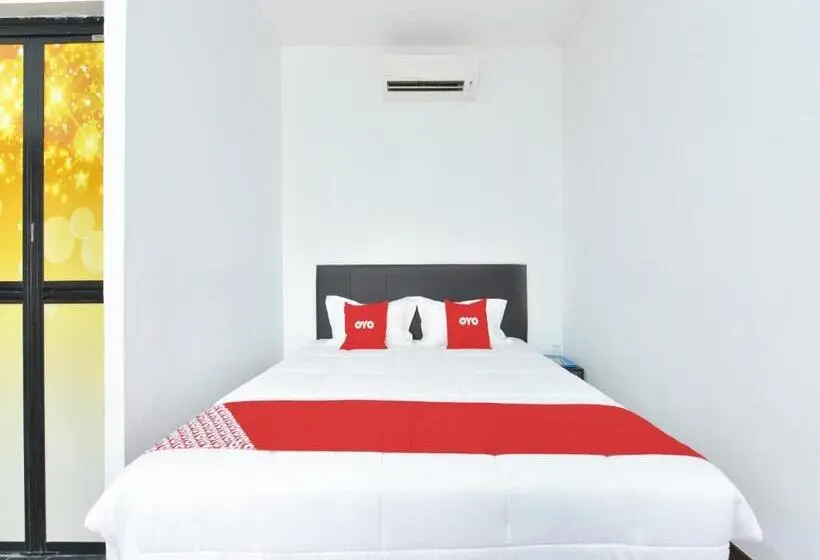 Deluxe-huone King-vuode, Madeena Inn By Oyo
