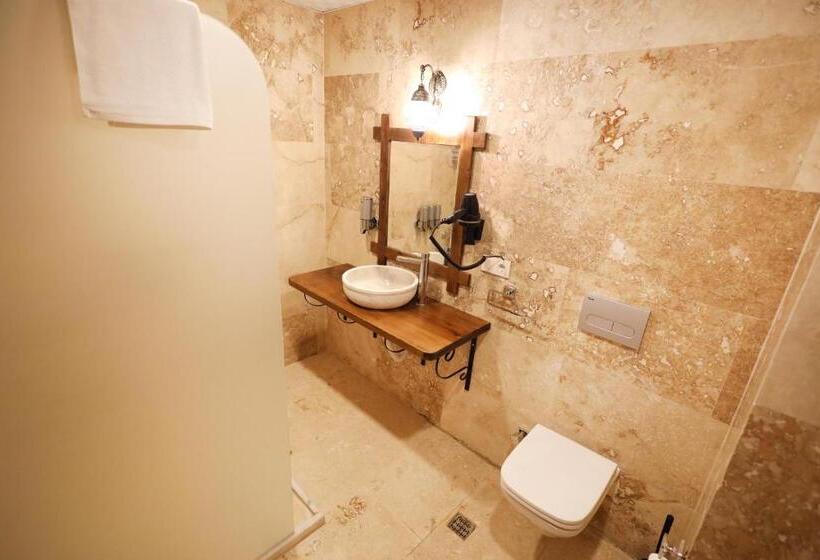 수피리어 룸, Rocca Stone House