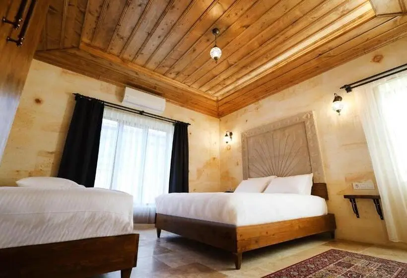 Perhehuone, Rocca Stone House