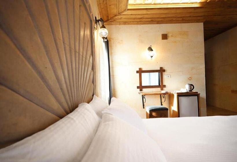 패밀리 룸, Rocca Stone House