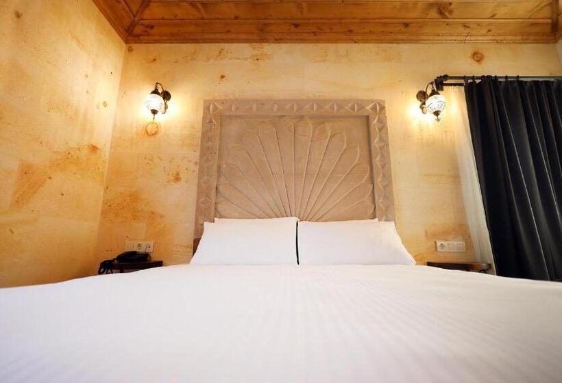 패밀리 룸, Rocca Stone House