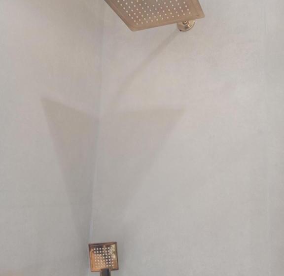 سوئیت با وان آب گرم, Taksim Bosphorus