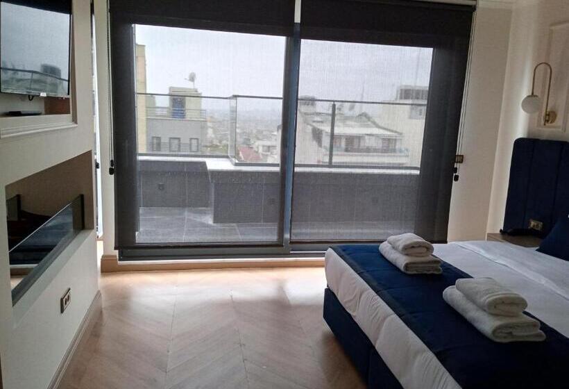 سوئیت با وان آب گرم, Taksim Bosphorus