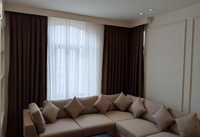 سوییت لوکس, Taksim Bosphorus