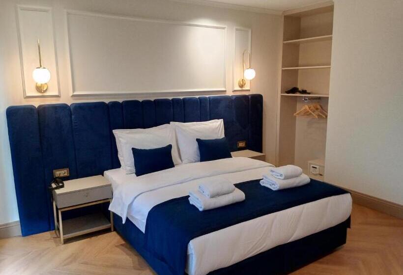 سوئیت با وان آب گرم, Taksim Bosphorus