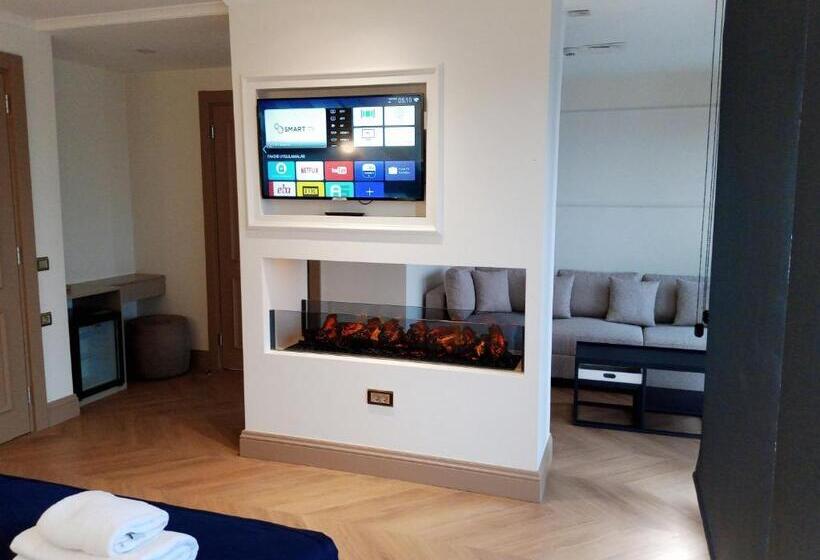 سوئیت با وان آب گرم, Taksim Bosphorus