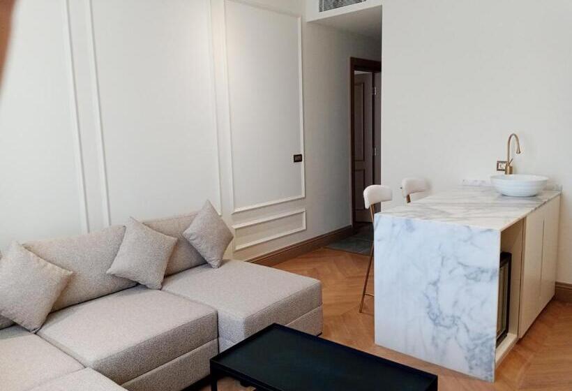 سوییت لوکس, Taksim Bosphorus