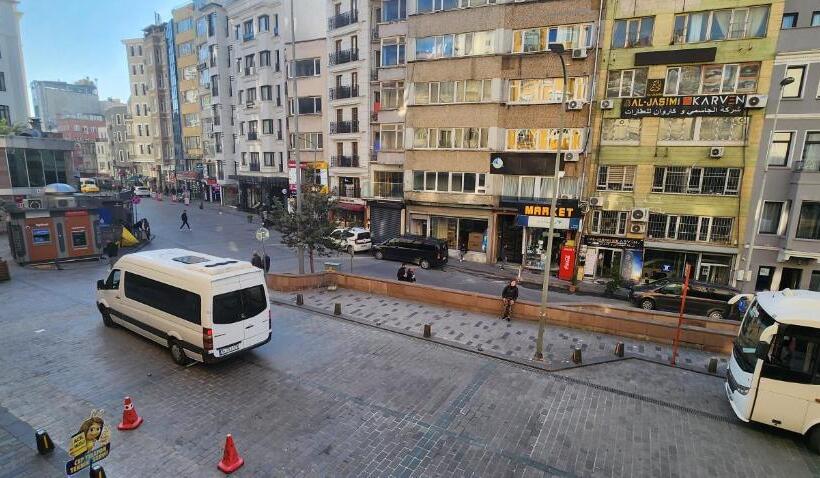 سوییت لوکس, Taksim Bosphorus