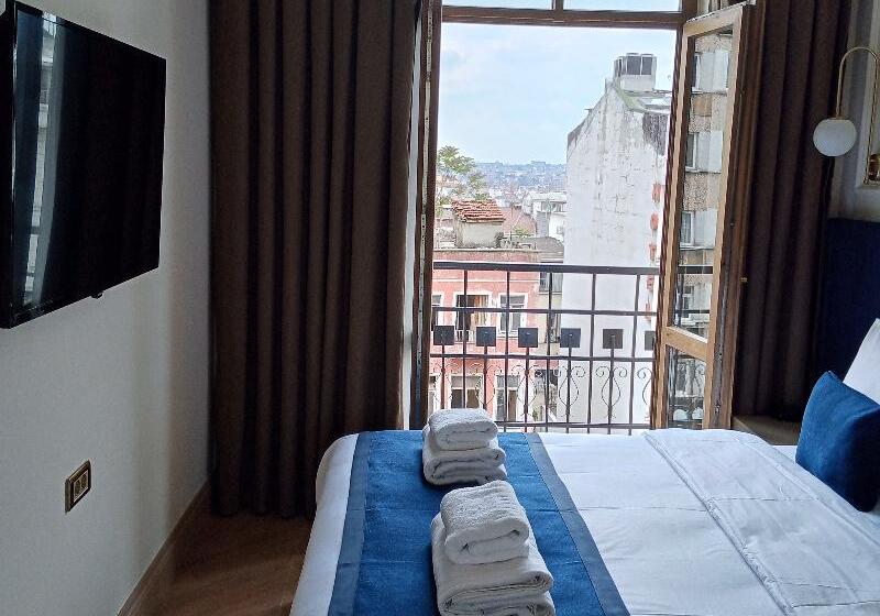 سوییت لوکس, Taksim Bosphorus