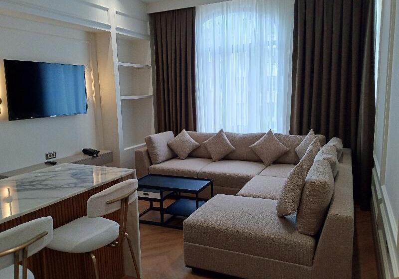 سوییت لوکس, Taksim Bosphorus