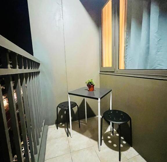 شقة غرفة نوم واحدة مزودة بشُرفة, Shore Residences   1 Bedroom Condo Unit