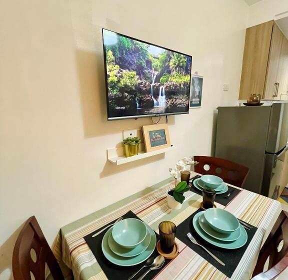 バルコニー付き1ベッドルームアパートメント, Shore Residences 1 Bedroom Condo Unit