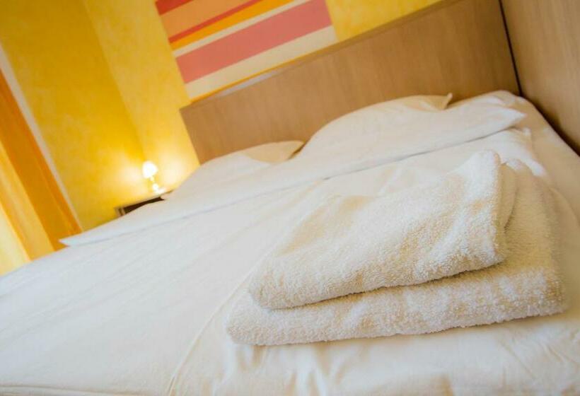 スタンダードルーム, Complex Turistic Max International