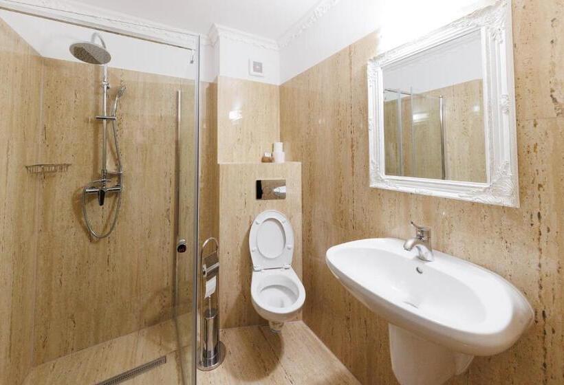 キングサイズベッドのスタンダードルーム, Complex Turistic Max International