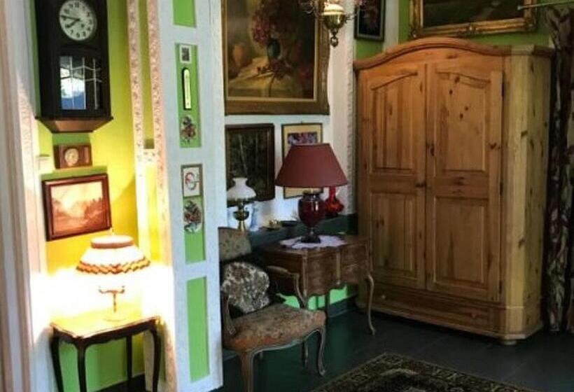 침실 1개 아파트, Dwór Barocco